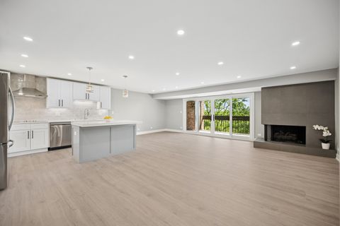 Tiny photo for 3851 Mission Hills Road #409, Northbrook, IL 60062 (MLS # 12464785)