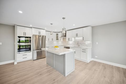 Tiny photo for 3851 Mission Hills Road #409, Northbrook, IL 60062 (MLS # 12464785)