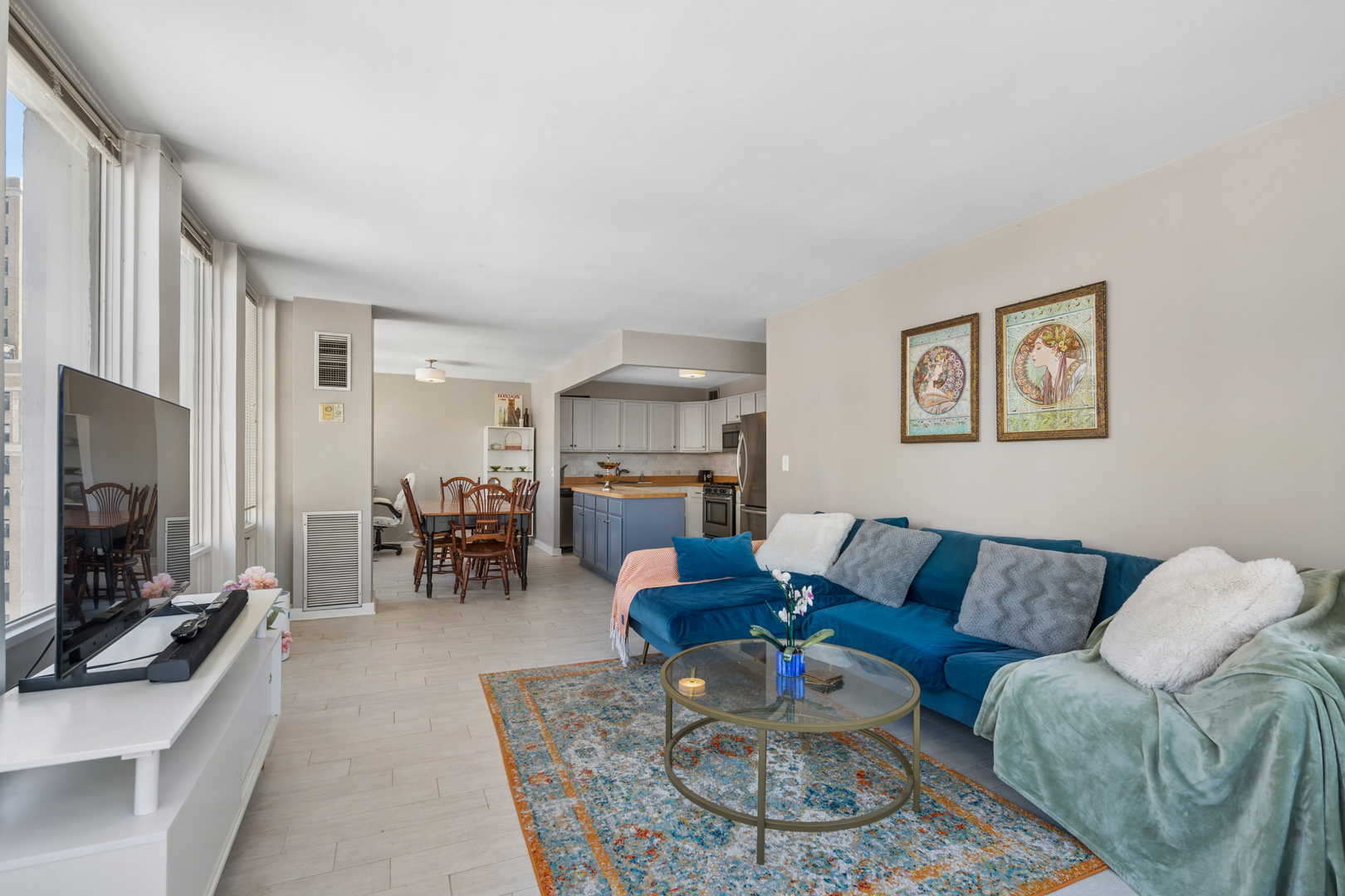 444 W Fullerton Parkway 1203