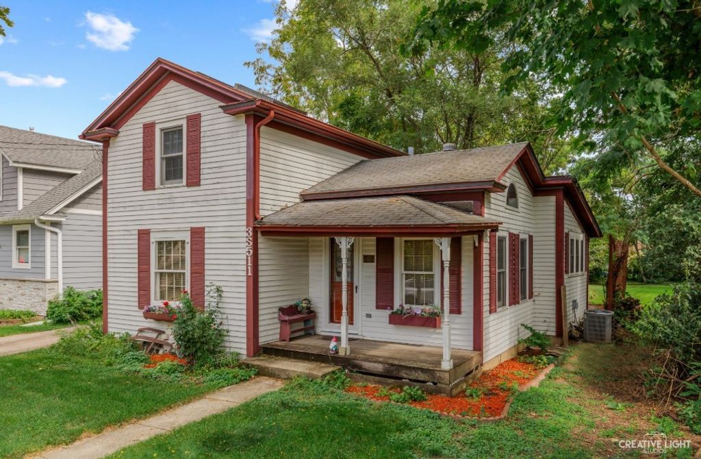 Photo for 3S511 4th Street, Warrenville, IL 60555 (MLS # 12498331)