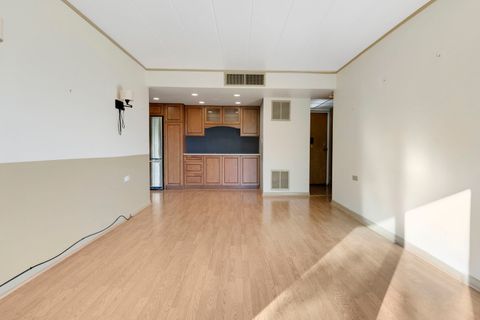 Tiny photo for 5300 Walnut Avenue #18E, Downers Grove, IL 60515 (MLS # 12508610)