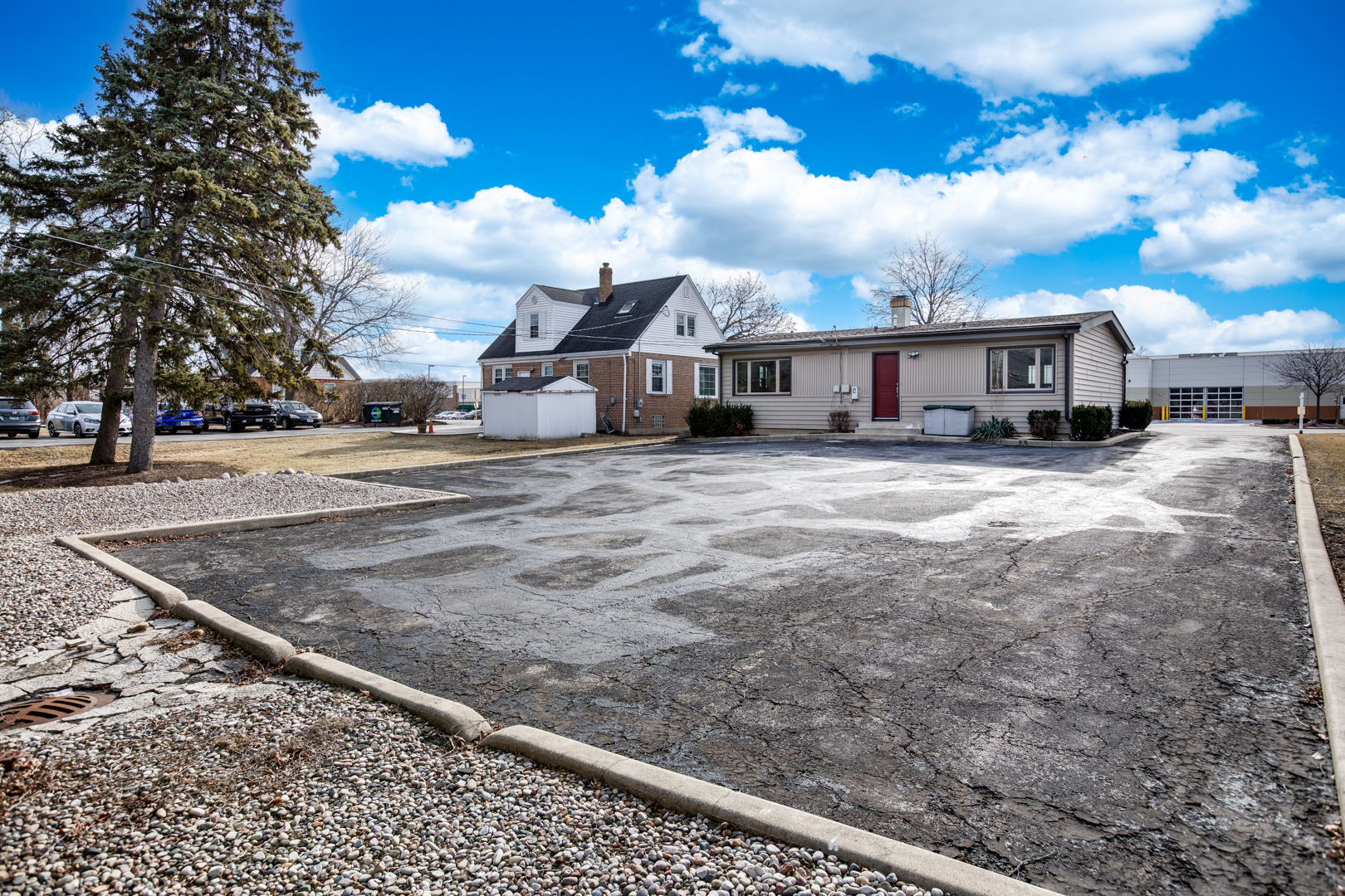 1825 E Roosevelt Road