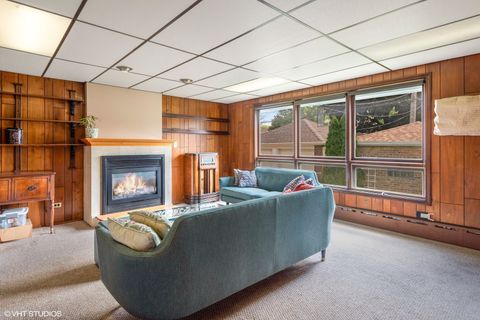 Tiny photo for 6321 N MERRIMAC Avenue, Chicago, IL 60646 (MLS # 12535967)