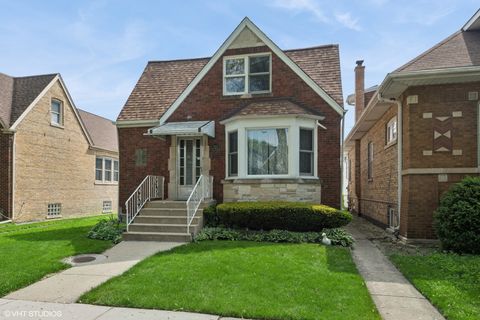 Tiny photo for 6321 N MERRIMAC Avenue, Chicago, IL 60646 (MLS # 12535967)