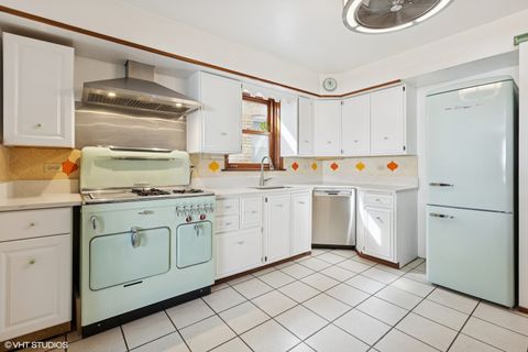 Tiny photo for 6321 N MERRIMAC Avenue, Chicago, IL 60646 (MLS # 12535967)