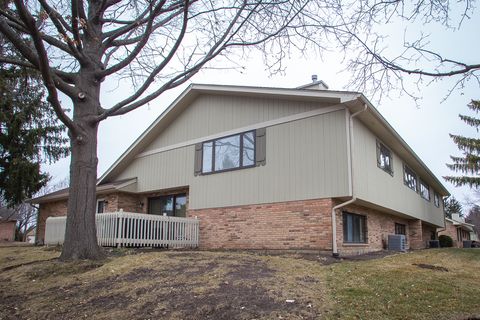 Tiny photo for 238 Royal Lane, Bloomingdale, IL 60108 (MLS # 12574088)