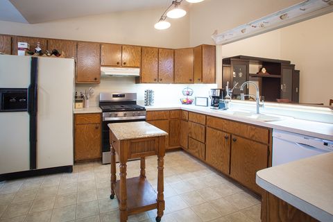 Tiny photo for 238 Royal Lane, Bloomingdale, IL 60108 (MLS # 12574088)