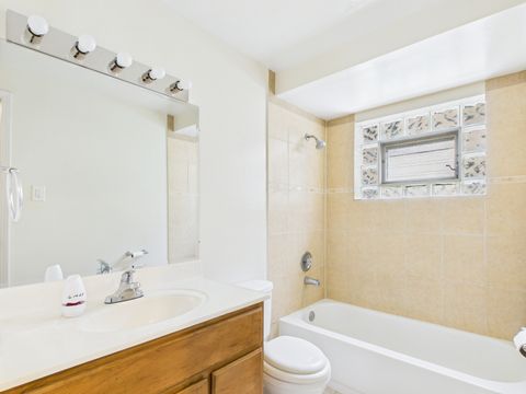 Tiny photo for 8810 BRIAR Course #1B, Des Plaines, IL 60016 (MLS # 12428041)