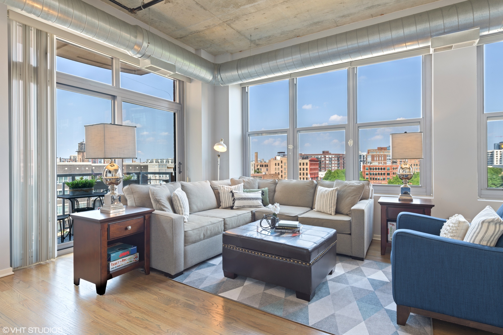 933 W VAN BUREN Street 527