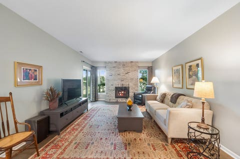 Tiny photo for 703 Caliente Court #115B, Libertyville, IL 60048 (MLS # 12717432)
