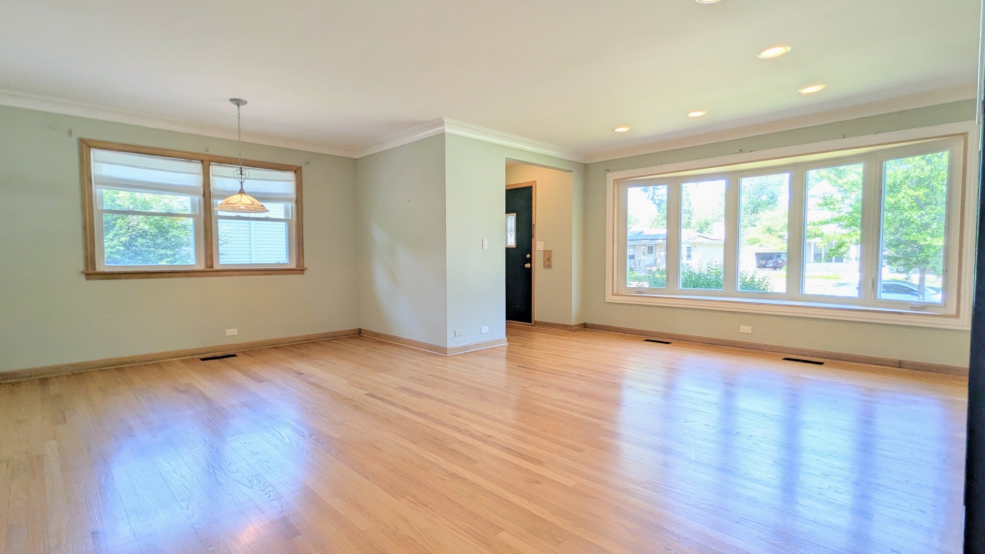 736 N Wilshire Lane