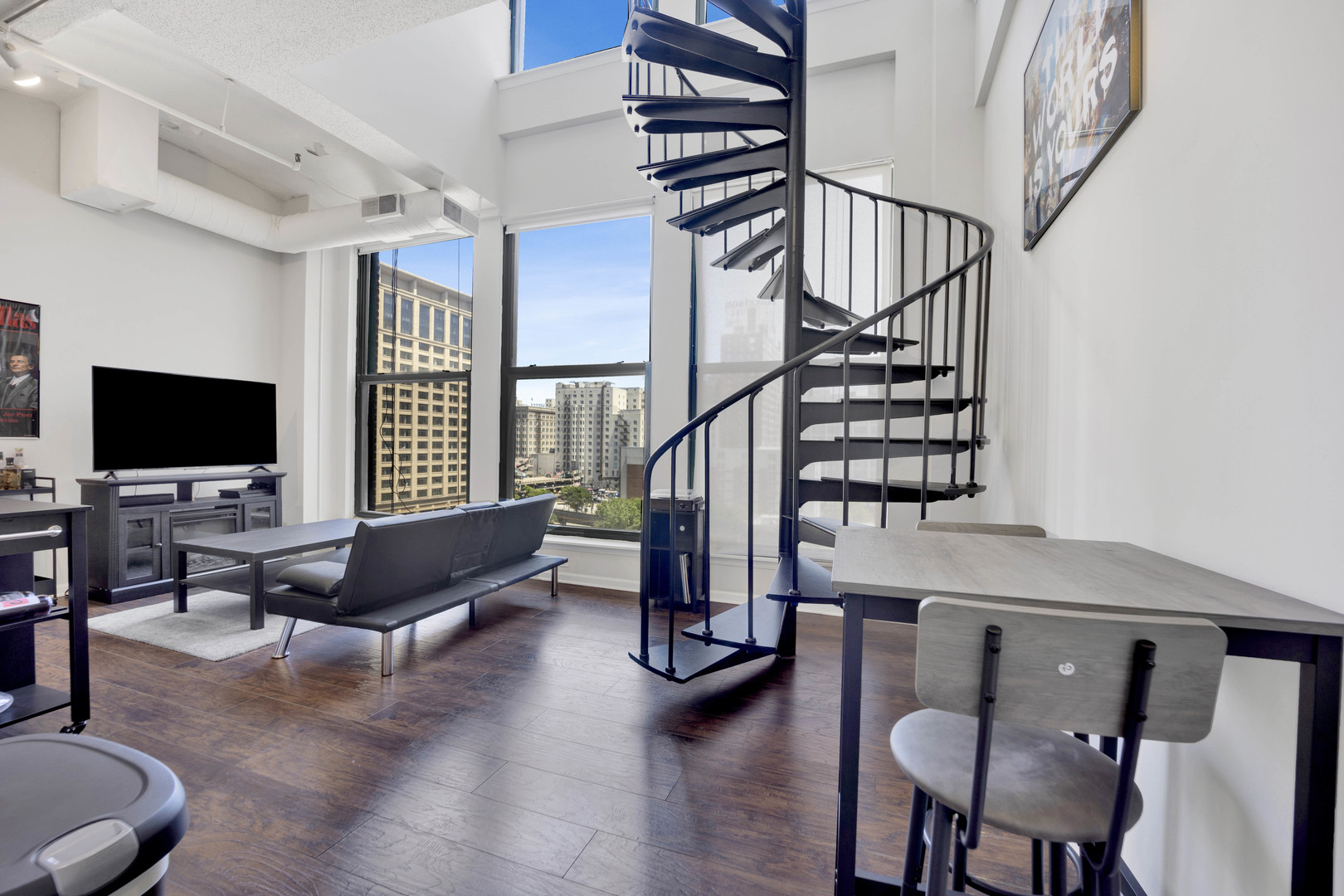 633 S PLYMOUTH Court 701