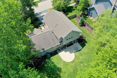 Tiny photo for 464 Farm Bridge Road, Lake Zurich, IL 60047 (MLS # 12656603)