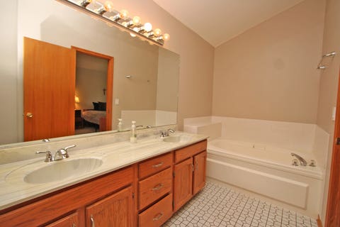 Tiny photo for 464 Farm Bridge Road, Lake Zurich, IL 60047 (MLS # 12656603)
