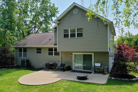 Tiny photo for 464 Farm Bridge Road, Lake Zurich, IL 60047 (MLS # 12656603)