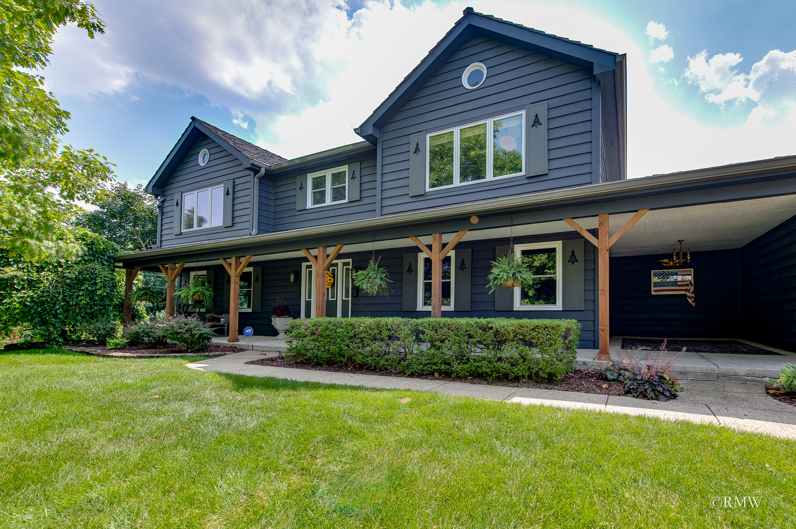 245 FOREST Avenue