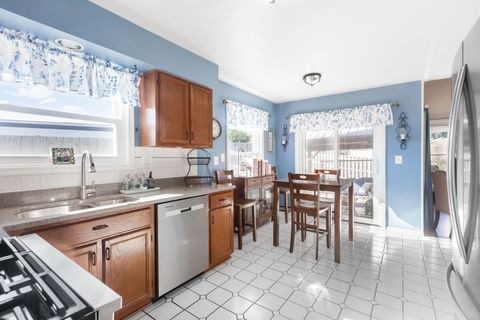 Tiny photo for 9 Arthur Court, Streamwood, IL 60107 (MLS # 12485553)