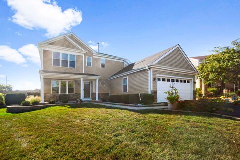 Photo of 9 Arthur Court, Streamwood, IL 60107 (MLS # 12485553)
