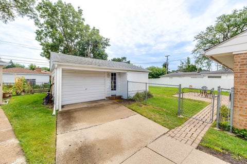Tiny photo for 1091 E Villa Drive, Des Plaines, IL 60016 (MLS # 12748518)