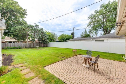 Tiny photo for 1091 E Villa Drive, Des Plaines, IL 60016 (MLS # 12748518)