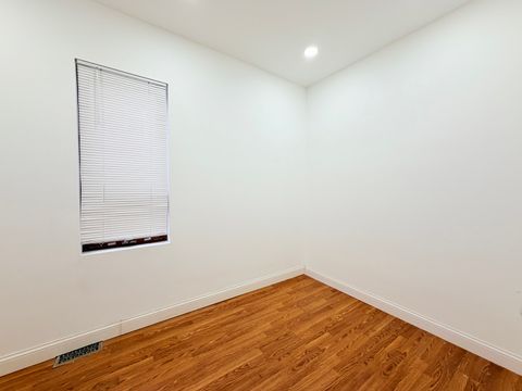 Tiny photo for 3206 S Lowe Avenue, Chicago, IL 60616 (MLS # 12532032)
