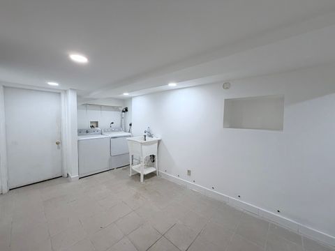 Tiny photo for 3206 S Lowe Avenue, Chicago, IL 60616 (MLS # 12532032)