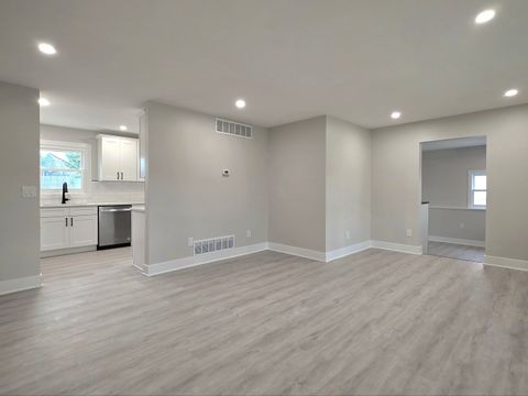 Tiny photo for 836 Regent Street, New Lenox, IL 60451 (MLS # 12589308)