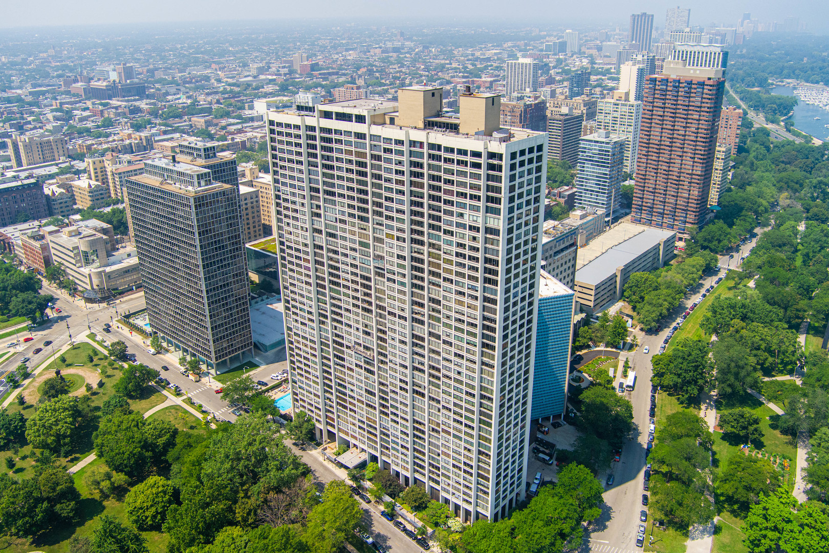 2800 N LAKE SHORE Drive 3917