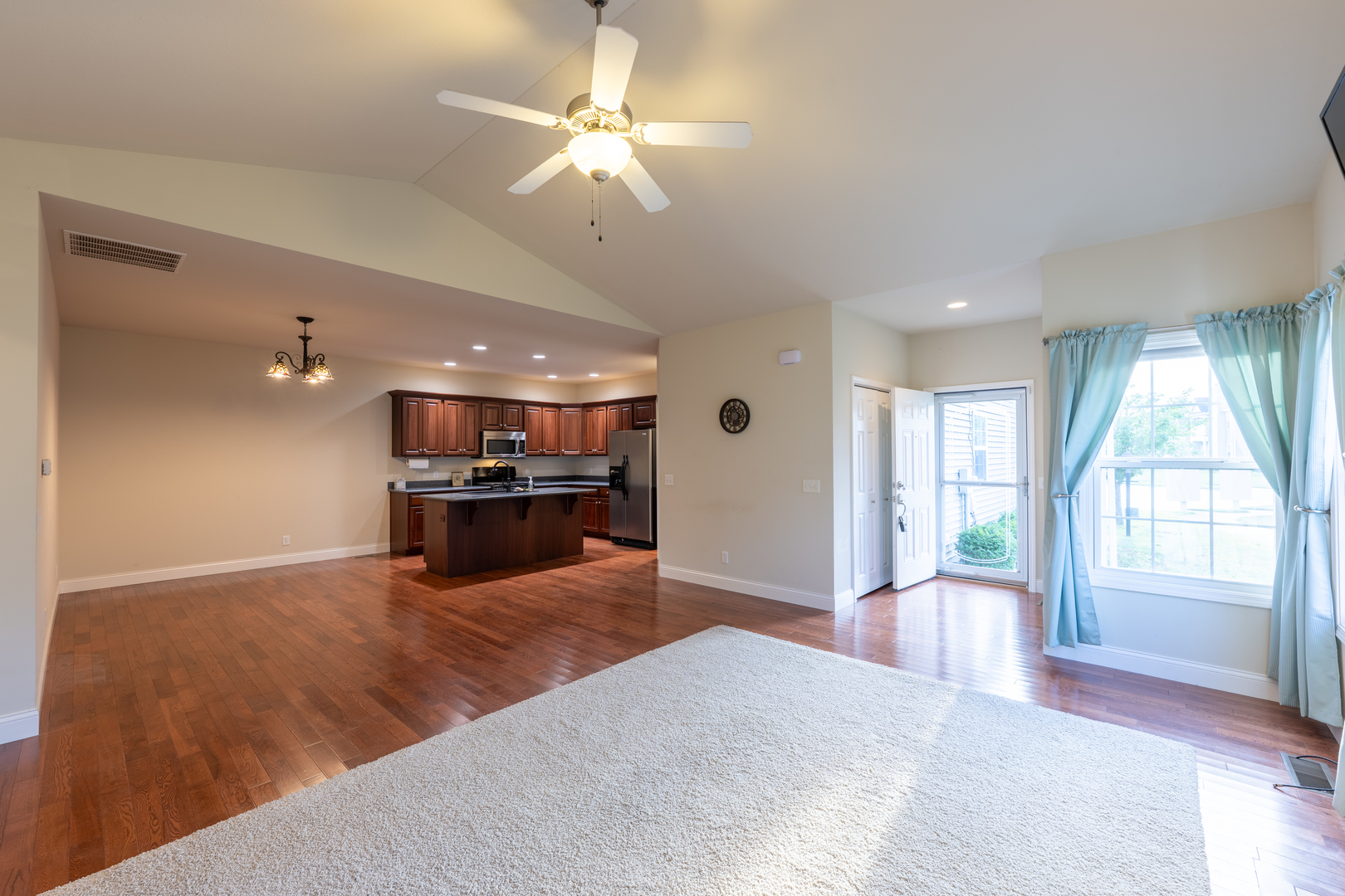 3047 E Stillwater Landing