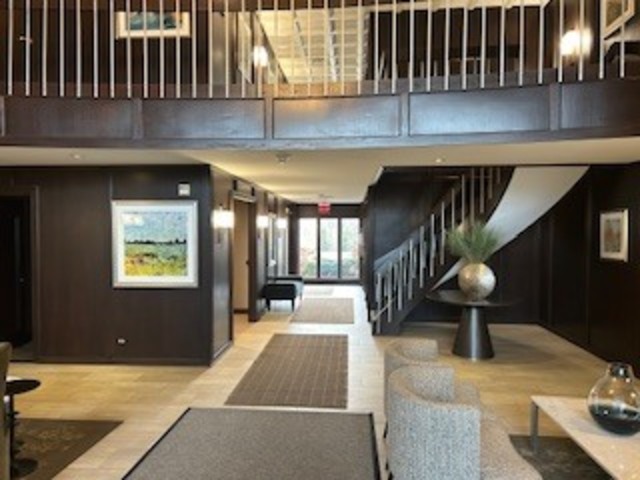 5 Oak Brook Club Drive S205