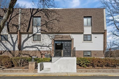Photo of 429 Elm Street #5J, Deerfield, IL 60015 (MLS # 12572104)