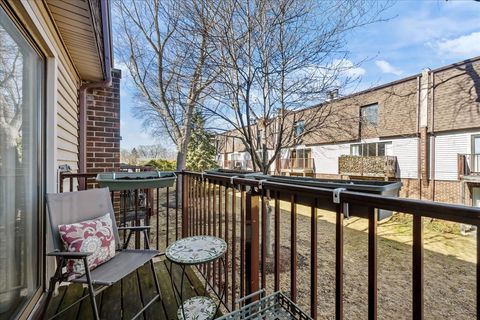 Tiny photo for 429 Elm Street #5J, Deerfield, IL 60015 (MLS # 12572104)