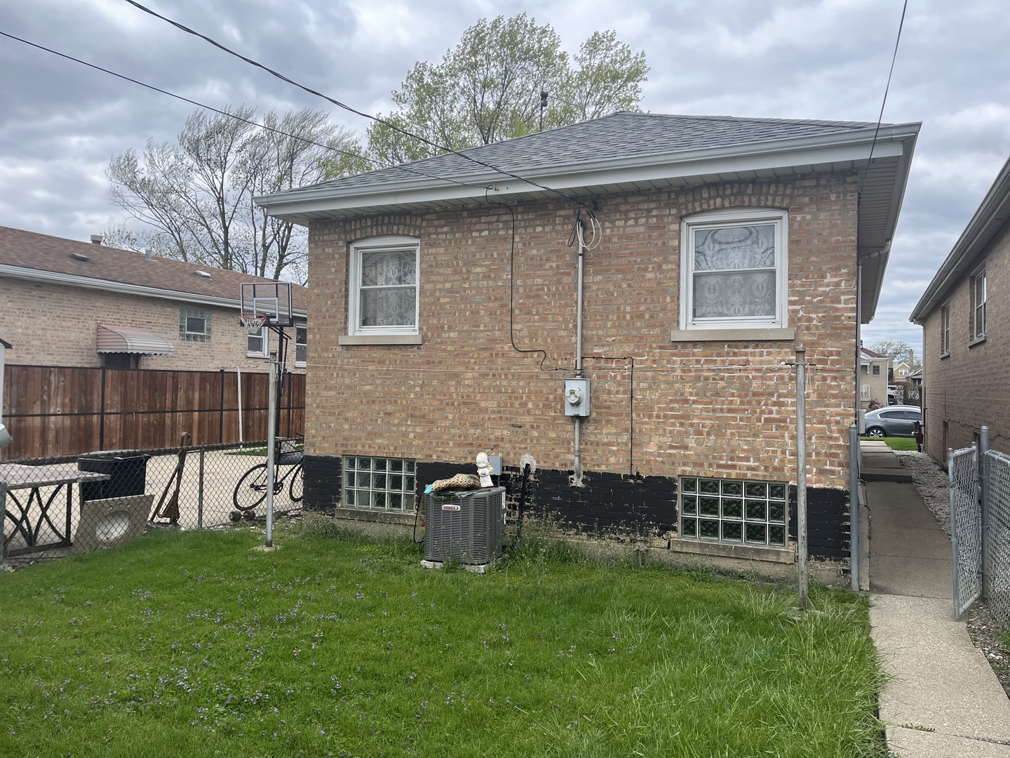 3709 W 56th Place