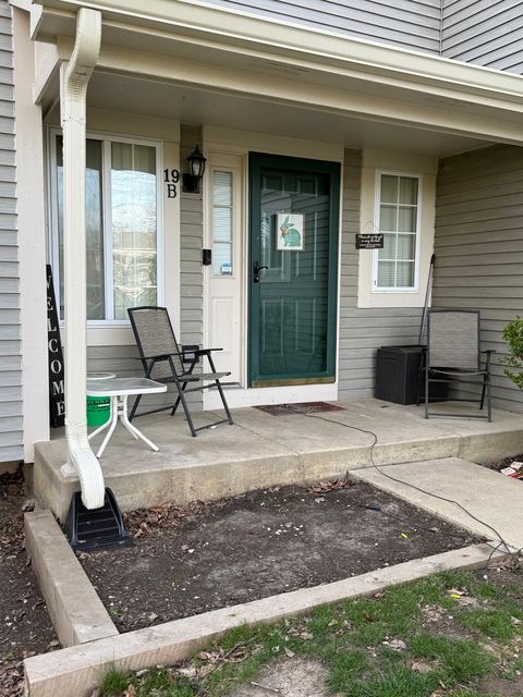 Tiny photo for 19 Windsor Circle #B, South Elgin, IL 60177 (MLS # 12610017)