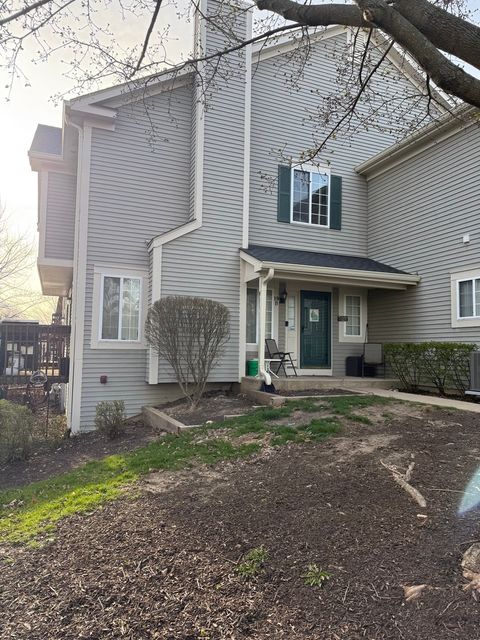 Photo of 19 Windsor Circle #B, South Elgin, IL 60177 (MLS # 12610017)