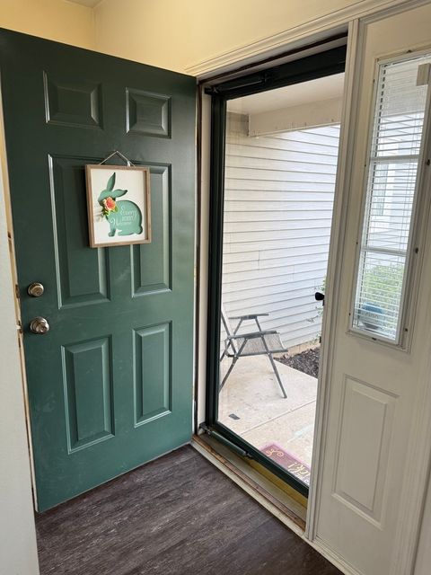 Tiny photo for 19 Windsor Circle #B, South Elgin, IL 60177 (MLS # 12610017)