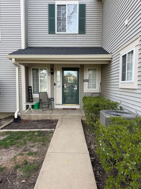 Tiny photo for 19 Windsor Circle #B, South Elgin, IL 60177 (MLS # 12610017)