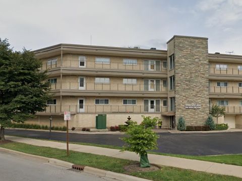 Tiny photo for 1 N Dee Road #1B, Park Ridge, IL 60068 (MLS # 12589349)