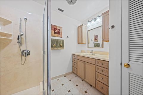 Tiny photo for 1 N Dee Road #1B, Park Ridge, IL 60068 (MLS # 12589349)