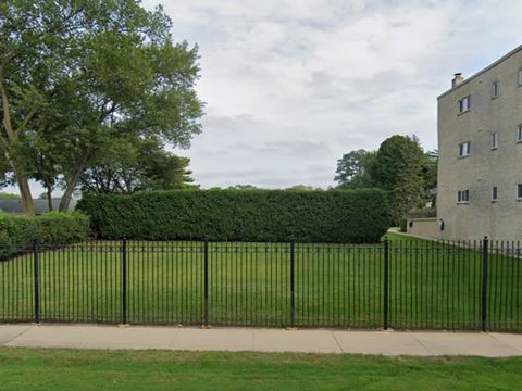 Tiny photo for 1 N Dee Road #1B, Park Ridge, IL 60068 (MLS # 12589349)