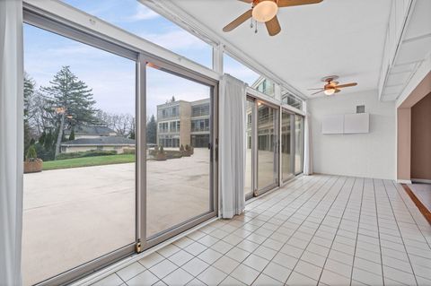 Tiny photo for 1 N Dee Road #1B, Park Ridge, IL 60068 (MLS # 12589349)