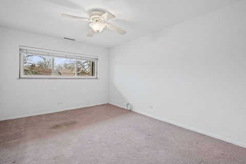 Tiny photo for 1 N Dee Road #1B, Park Ridge, IL 60068 (MLS # 12589349)