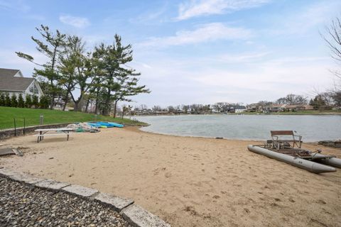 Tiny photo for 1 N Dee Road #1B, Park Ridge, IL 60068 (MLS # 12589349)