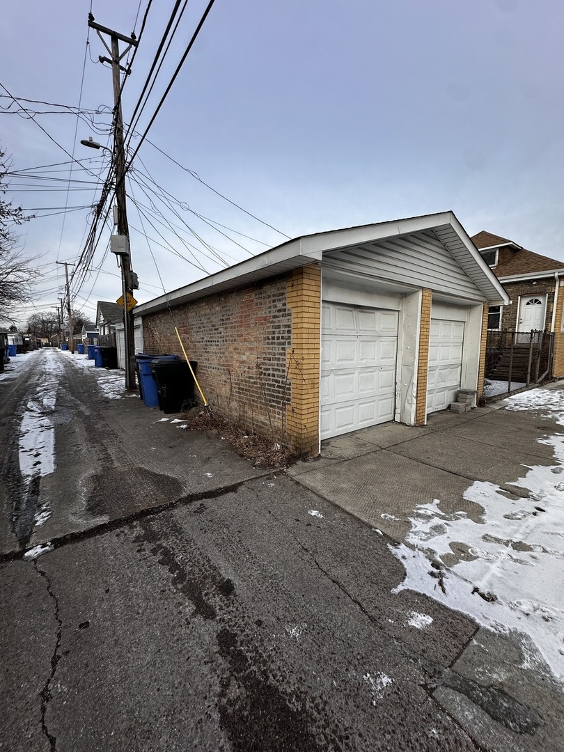 7156 S Artesian Avenue