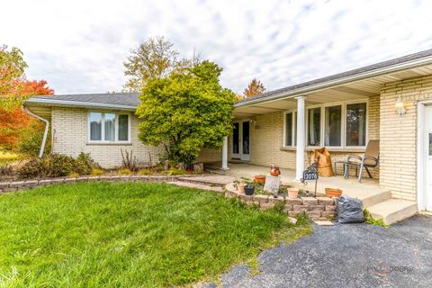 Tiny photo for 13076 W Pickford Street, Wadsworth, IL 60083 (MLS # 12498431)