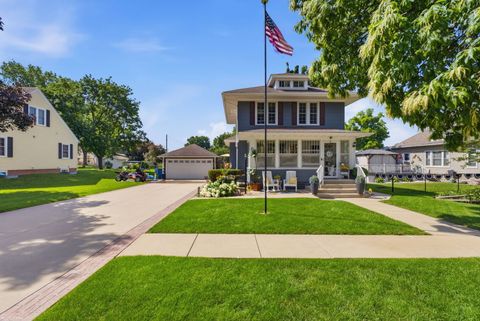 Photo of 919 8th Street, De Witt, IA 52472 (MLS # 12675749)