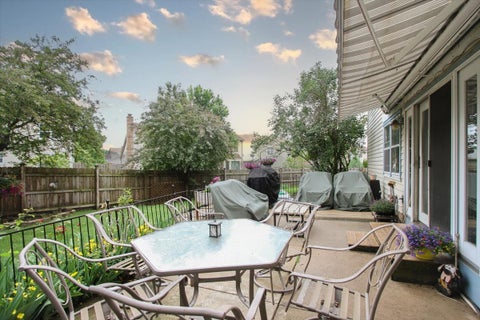 Tiny photo for 619 Yardley Lane, Hoffman Estates, IL 60192 (MLS # 12673833)