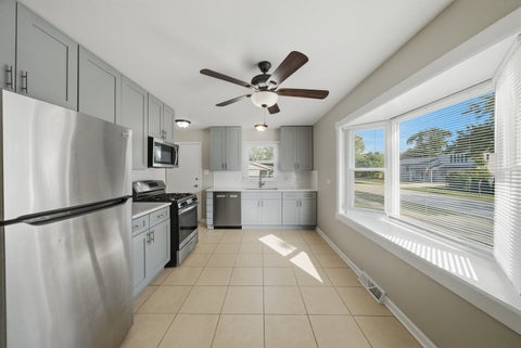 Tiny photo for 9338 Oak Street, Orland Park, IL 60462 (MLS # 12765532)