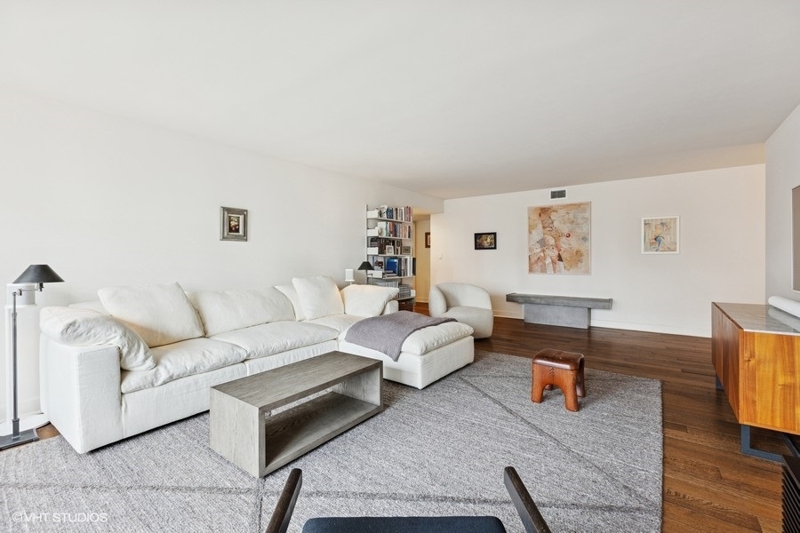 1 E Schiller Street 7A