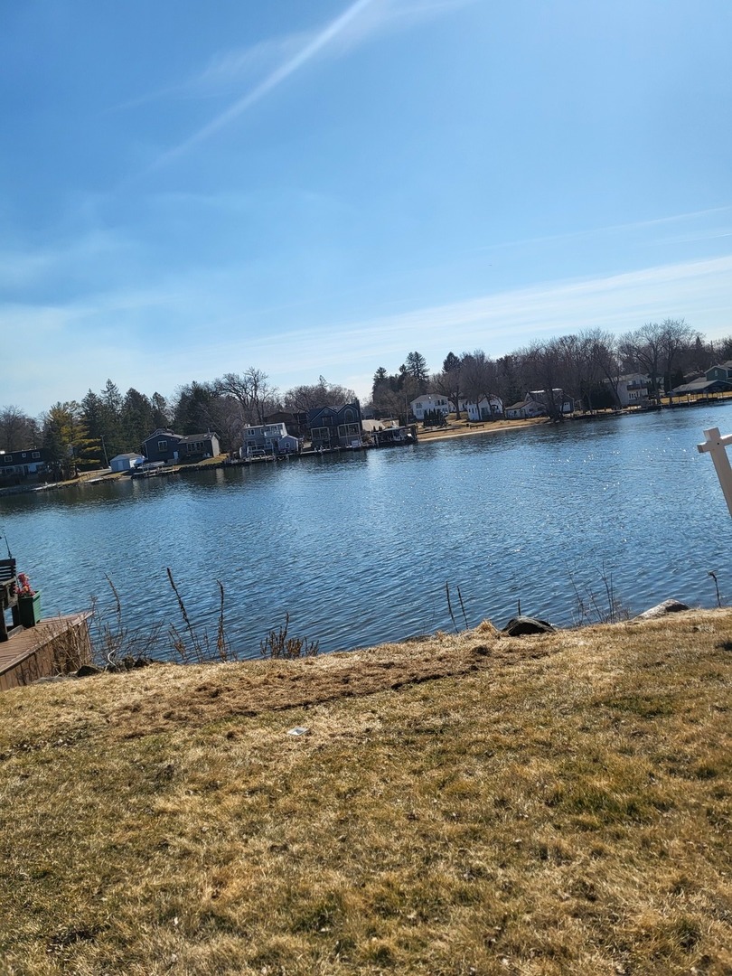 1107 Spring Beach Way